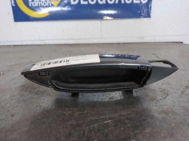 Recambio de maneta exterior delantera izquierda para audi a4 berlina (8e) 1.9 tdi referencia OEM IAM    Recambio de maneta exterior delantera izquierda para audi a4 berlina (8e) 1.9 tdi referencia OEM IAM