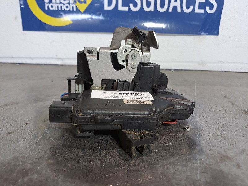 Recambio de cerradura puerta delantera derecha para audi a4 berlina (8e) 1.9 tdi referencia OEM IAM    Recambio de cerradura puerta delantera derecha para audi a4 berlina (8e) 1.9 tdi referencia OEM IAM