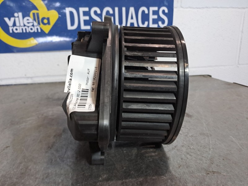 Recambio de motor calefaccion para audi a4 berlina (8e) 1.9 tdi referencia OEM IAM 8E1820021E 9020016  Recambio de motor calefaccion para audi a4 berlina (8e) 1.9 tdi referencia OEM IAM 8E1820021E 9020016