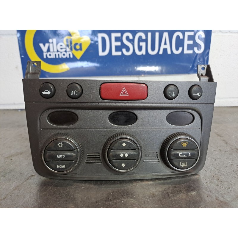 Recambio de mando climatizador para alfa romeo gt (125) 1.9 jtd 16v 150/ distinctive referencia OEM IAM 01560513720  