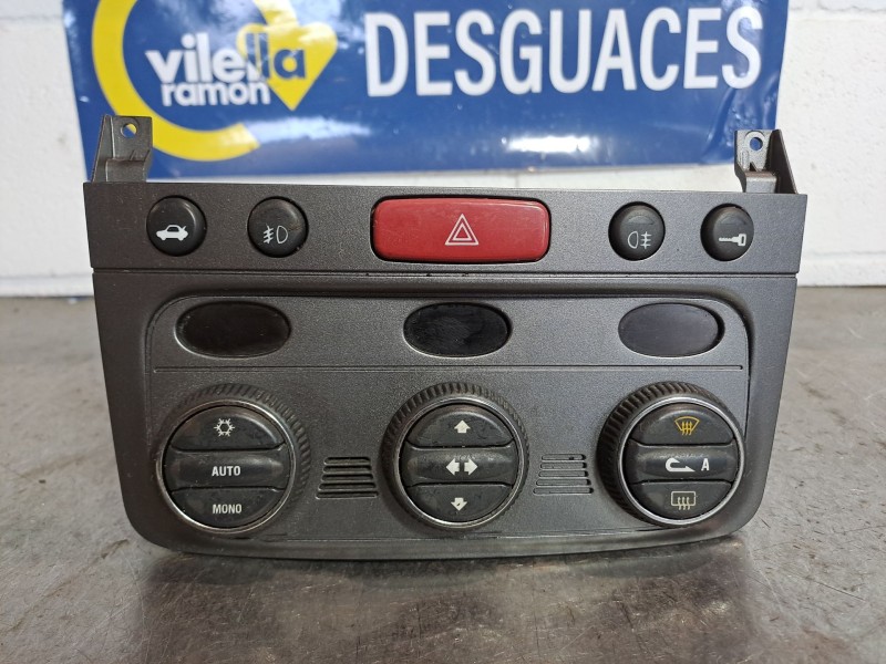 Recambio de mando climatizador para alfa romeo gt (125) 1.9 jtd 16v 150/ distinctive referencia OEM IAM 01560513720  