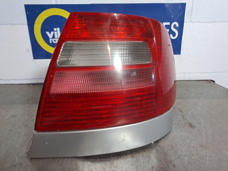 Recambio de piloto trasero derecho para audi a4 1.9 tdi referencia OEM IAM    Recambio de piloto trasero derecho para audi a4 1.9 tdi referencia OEM IAM