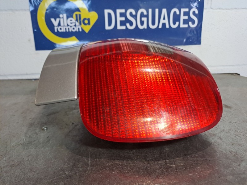 Recambio de piloto trasero derecho para audi a4 1.9 tdi referencia OEM IAM    Recambio de piloto trasero derecho para audi a4 1.9 tdi referencia OEM IAM