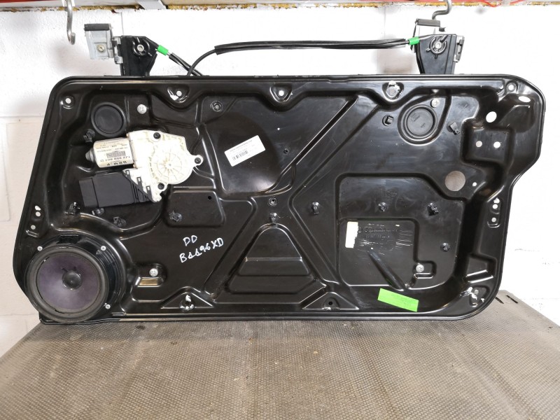 Recambio de elevalunas delantero derecho para volkswagen new beetle 2.0 referencia OEM IAM   