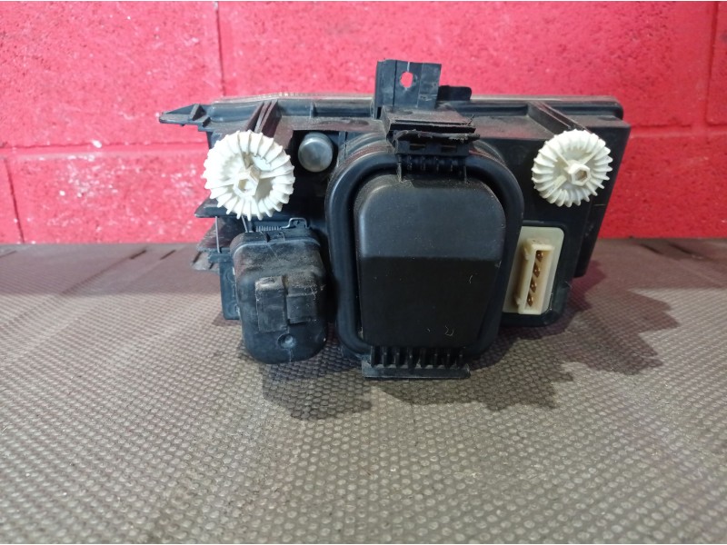 Recambio de faro izquierdo para seat cordoba berlina (6k2) 1.6 | 0.93 - ... 1.6 | 0.93 - ... referencia OEM IAM   