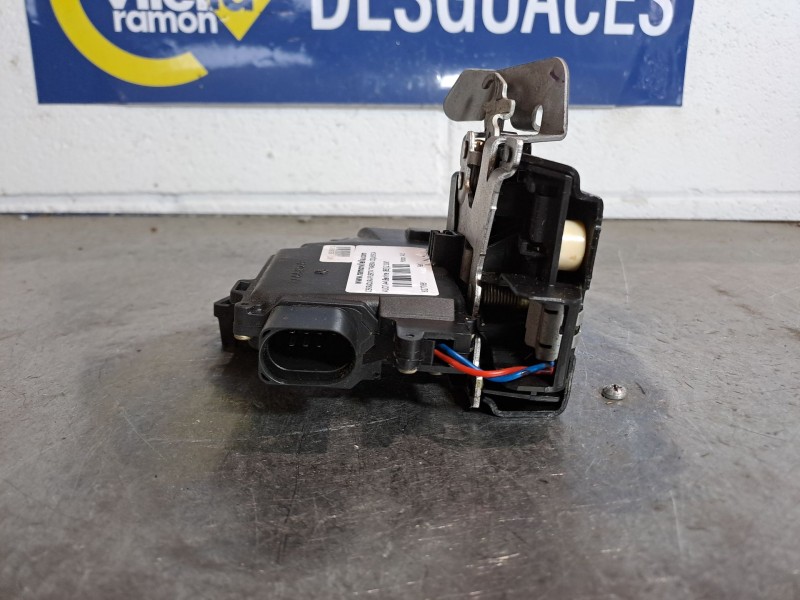 Recambio de cerradura puerta trasera izquierda para audi a4 berlina (8e) referencia OEM IAM    Recambio de cerradura puerta trasera izquierda para audi a4 berlina (8e) referencia OEM IAM