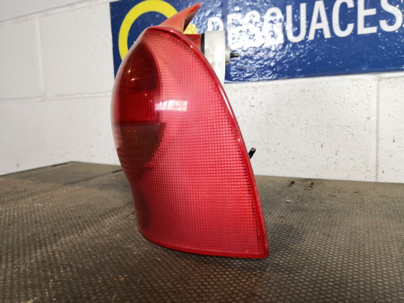 Recambio de piloto trasero derecho para renault twingo 1.2 referencia OEM IAM   