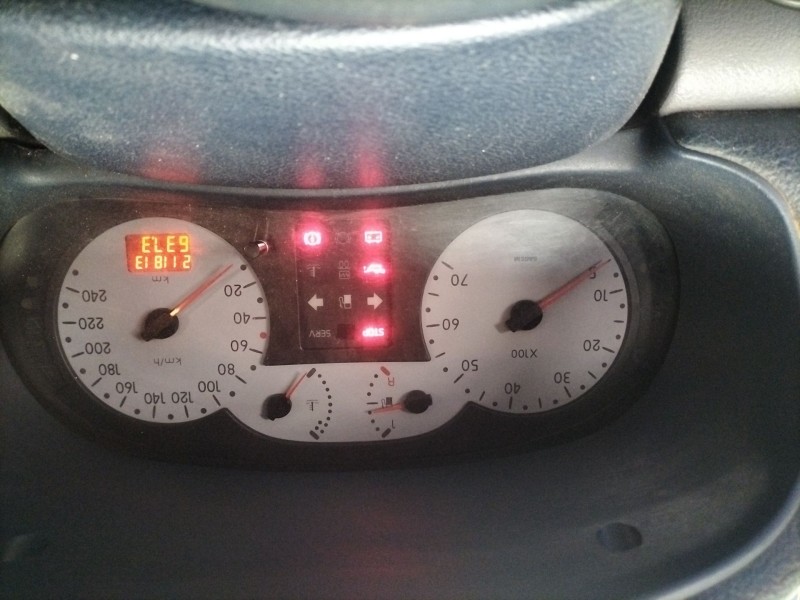 renault clio ii fase i (b/cbo) del año 2000