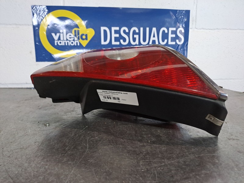 Recambio de piloto trasero derecho para ford mondeo referencia OEM IAM   