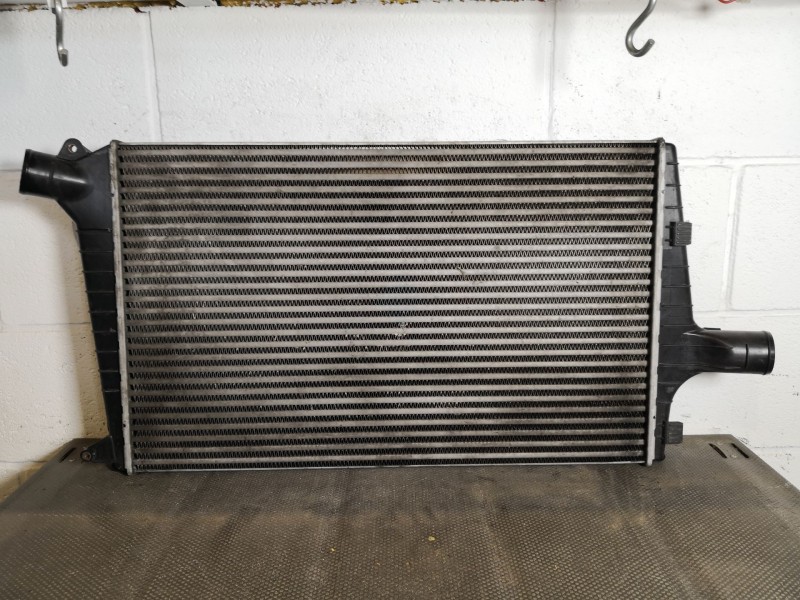 Recambio de intercooler para audi a6 berlina (4b2) 2.5 tdi referencia OEM IAM    Recambio de intercooler para audi a6 berlina (4b2) 2.5 tdi referencia OEM IAM