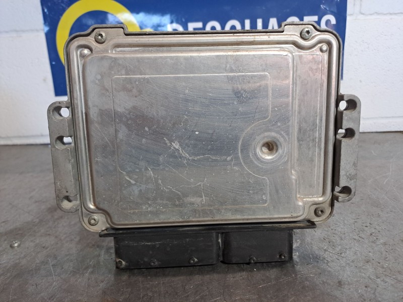 Recambio de centralita motor uce para opel astra h berlina referencia OEM IAM 0281012694 55560810 