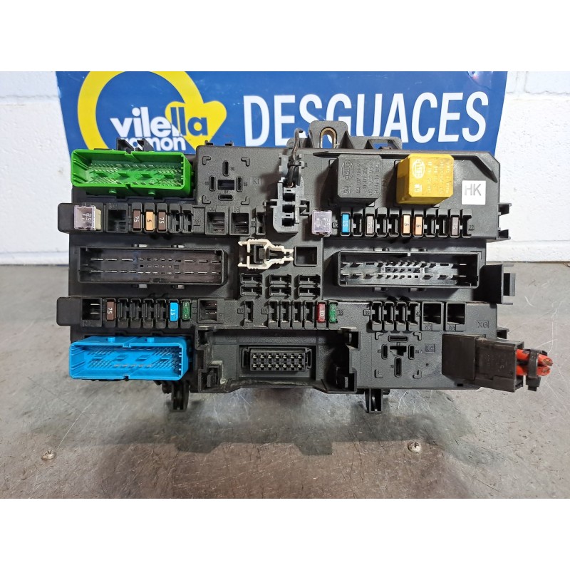 Recambio de caja reles fusibles para opel astra h berlina referencia OEM IAM 13206762 5DK00866932 