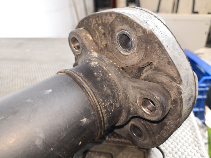 Recambio de cardan trasero para mercedes clase e (w211) berlina 2.6 cat referencia OEM IAM    Recambio de cardan trasero para mercedes clase e (w211) berlina 2.6 cat referencia OEM IAM