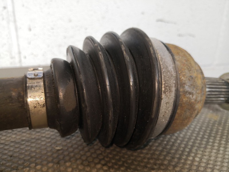 Recambio de transmision delantera derecha para renault megane classic rxe 1.9dti auto proactiva referencia OEM IAM    Recambio de transmision delantera derecha para renault megane classic rxe 1.9dti auto proactiva referencia OEM IAM