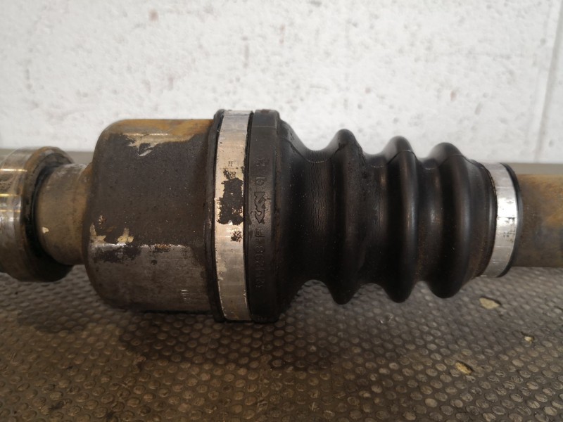 Recambio de transmision delantera derecha para renault megane classic rxe 1.9dti auto proactiva referencia OEM IAM    Recambio de transmision delantera derecha para renault megane classic rxe 1.9dti auto proactiva referencia OEM IAM