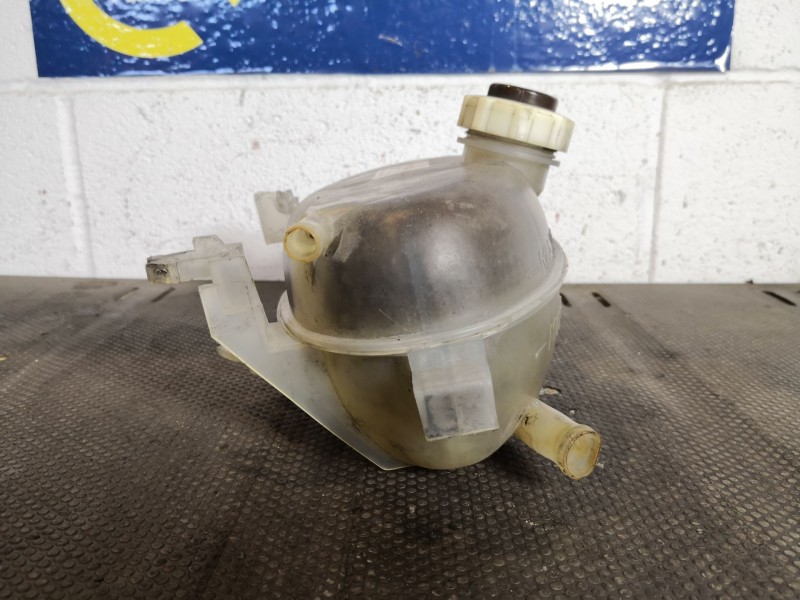 Recambio de deposito expansion para nissan interstar 2.5dci 100 basic l1h1 2.800 referencia OEM IAM   