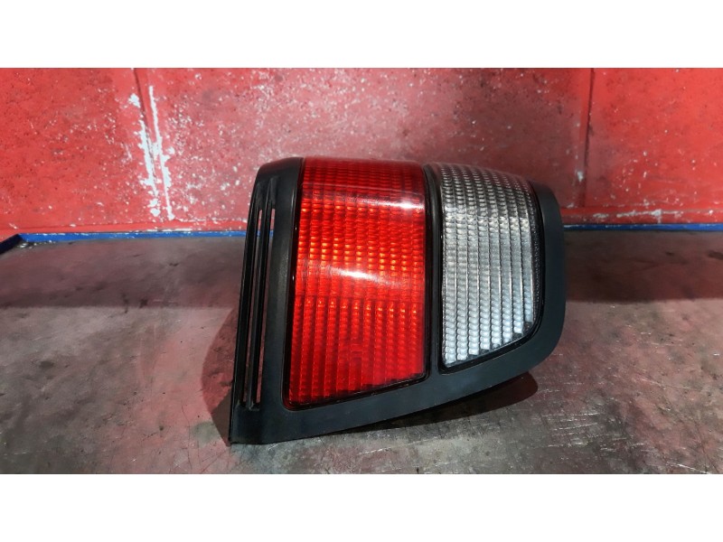 Recambio de piloto trasero derecho para rover 200 214 gsi referencia OEM IAM    Recambio de piloto trasero derecho para rover 200 214 gsi referencia OEM IAM