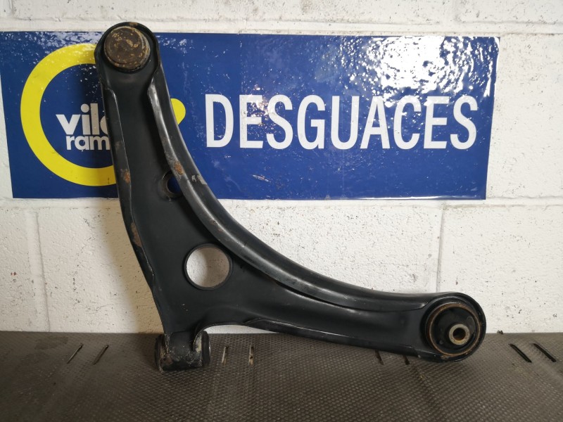 Recambio de brazo suspension inferior delantero izquierdo para mitsubishi colt (a150)  | ...  | ... referencia OEM IAM   