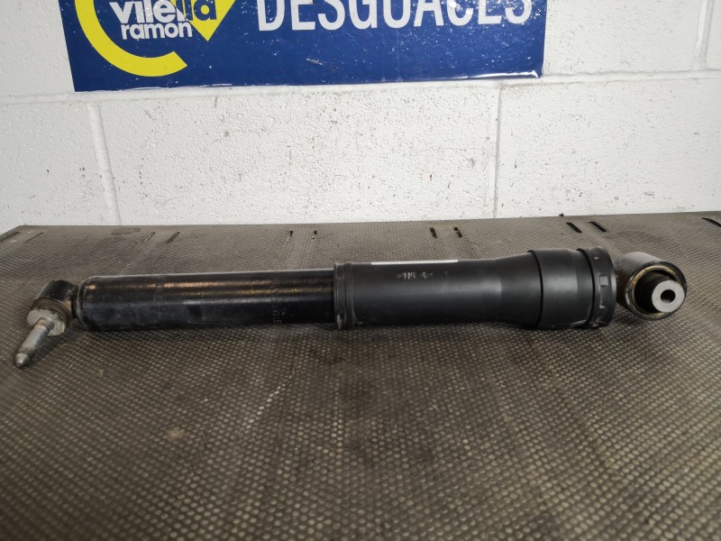 Recambio de amortiguador trasero para renault megane iii sport tourer business referencia OEM IAM 562108593R  