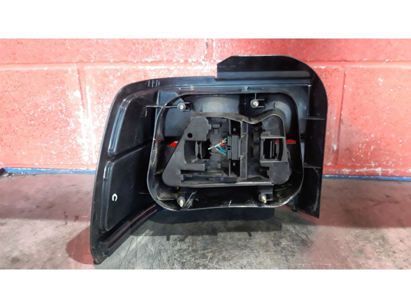 Recambio de piloto trasero derecho para rover 200 214 gsi referencia OEM IAM    Recambio de piloto trasero derecho para rover 200 214 gsi referencia OEM IAM