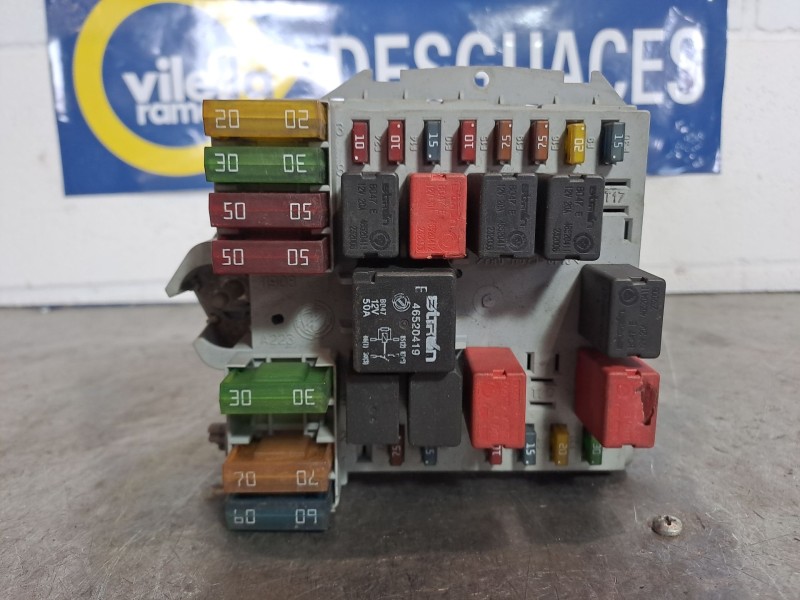 Recambio de caja reles fusibles para fiat stilo (192)  | 0.01 - ...  | 0.01 - ... referencia OEM IAM 51724394 57657 