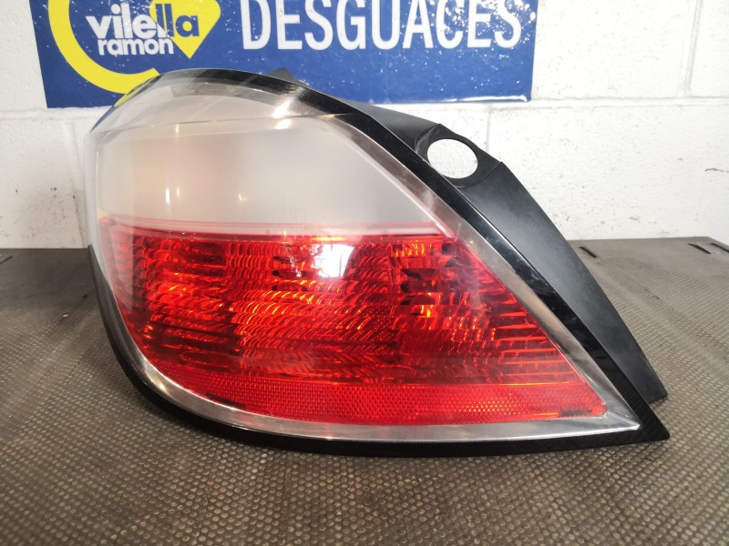 Recambio de piloto trasero izquierdo para opel astra h berlina referencia OEM IAM   