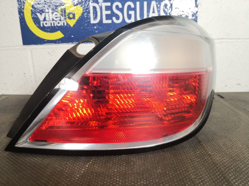 Recambio de piloto trasero derecho para opel astra h berlina referencia OEM IAM   