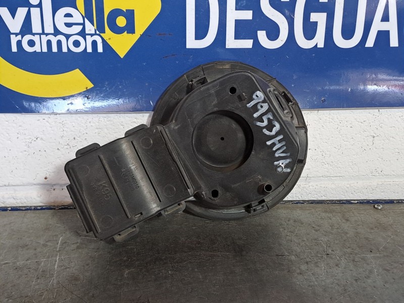 Recambio de tapa exterior combustible para renault megane iii sport tourer business referencia OEM IAM   