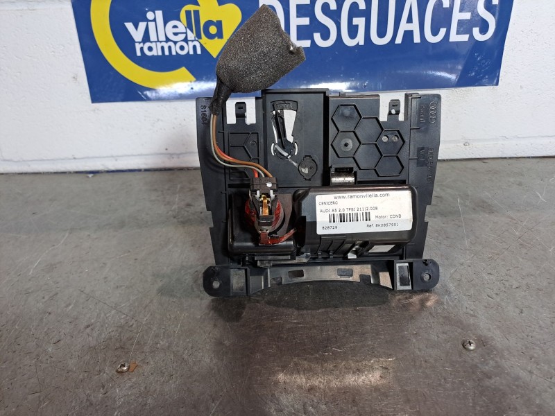 Recambio de cenicero para audi a5 2.0 tfsi 211 referencia OEM IAM 8K0857951 8K0857965 