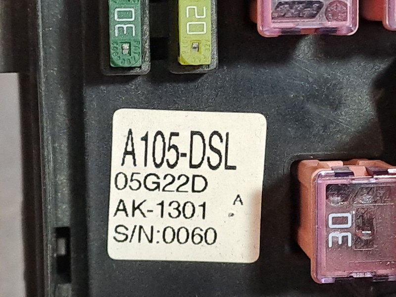 Recambio de caja reles fusibles para ssangyong rodius 330 mh td referencia OEM IAM A105DSL   Recambio de caja reles fusibles para ssangyong rodius 330 mh td referencia OEM IAM A105DSL