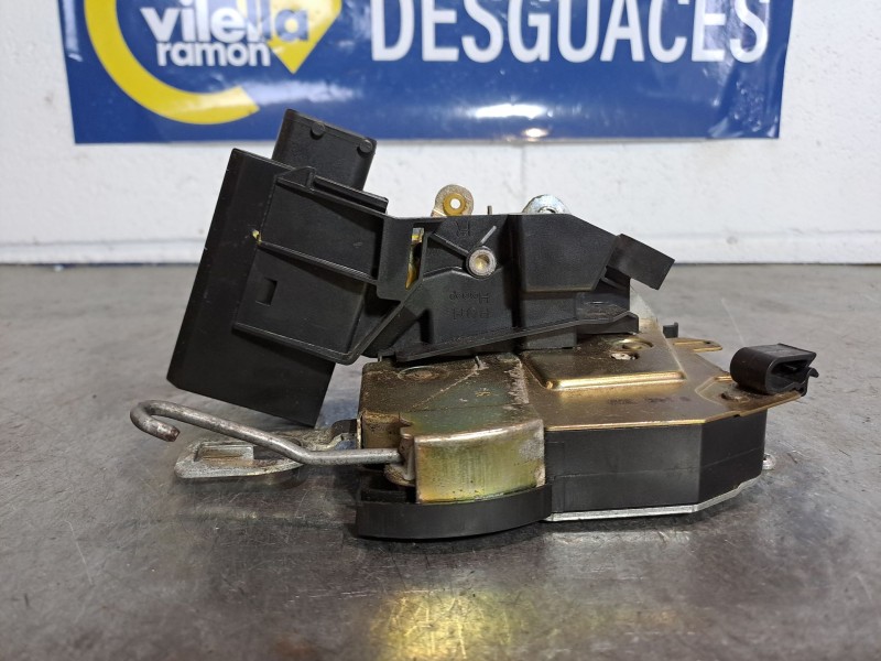 Recambio de cerradura puerta delantera derecha para bmw serie 3 compacto (e36) 1.6 cat referencia OEM IAM    Recambio de cerradura puerta delantera derecha para bmw serie 3 compacto (e36) 1.6 cat referencia OEM IAM