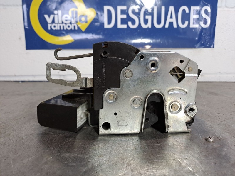 Recambio de cerradura puerta delantera derecha para bmw serie 3 compacto (e36) 1.6 cat referencia OEM IAM    Recambio de cerradura puerta delantera derecha para bmw serie 3 compacto (e36) 1.6 cat referencia OEM IAM