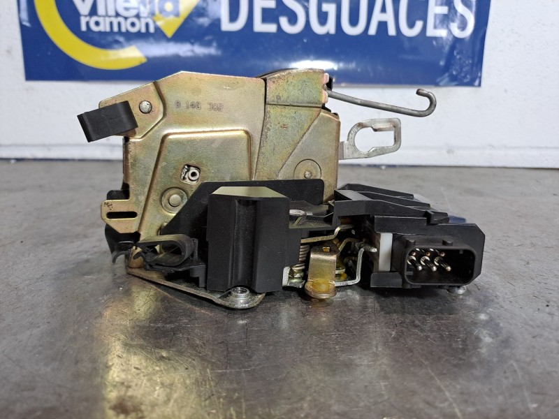 Recambio de cerradura puerta delantera derecha para bmw serie 3 compacto (e36) 1.6 cat referencia OEM IAM    Recambio de cerradura puerta delantera derecha para bmw serie 3 compacto (e36) 1.6 cat referencia OEM IAM