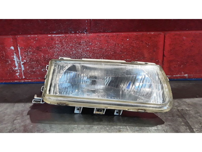 Recambio de faro derecho para volkswagen polo berlina (6n1) air | 09.94 - 12.98 air | 09.94 - 12.98 referencia OEM IAM   