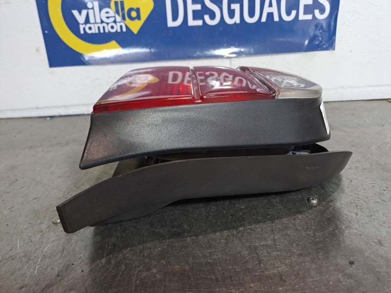 Recambio de piloto trasero izquierdo para bmw serie 3 compacto (e36) 1.6 cat referencia OEM IAM    Recambio de piloto trasero izquierdo para bmw serie 3 compacto (e36) 1.6 cat referencia OEM IAM