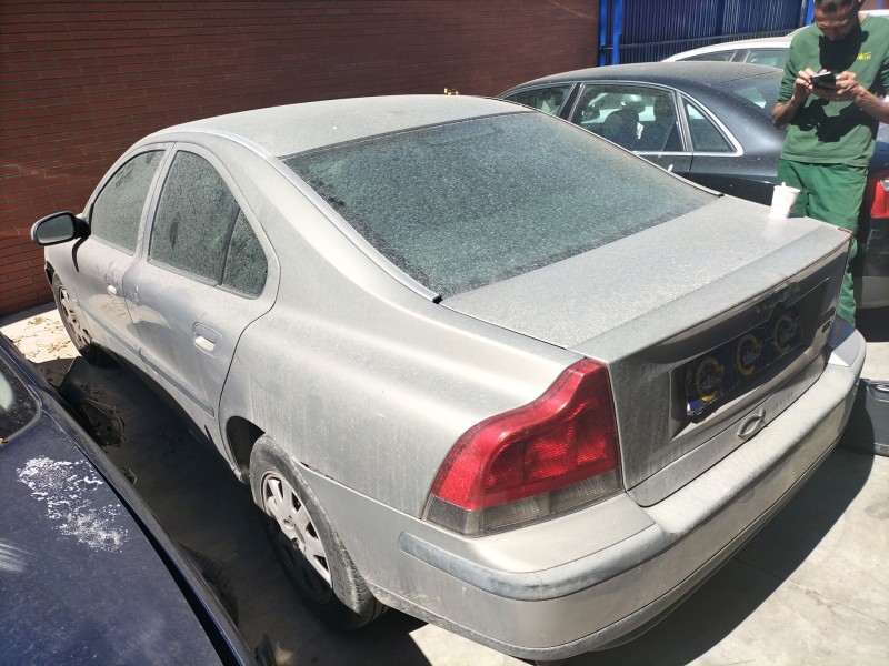 volvo s60 berlina del año 2002