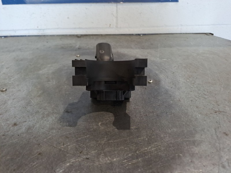 Recambio de mando limpia para audi a4 berlina (b5) 1.8 t quattro (110kw) referencia OEM IAM 4D0953503B   Recambio de mando limpia para audi a4 berlina (b5) 1.8 t quattro (110kw) referencia OEM IAM 4D0953503B