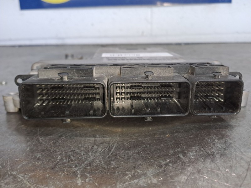 Recambio de centralita motor uce para renault kangoo dynamique referencia OEM IAM 0281030899  