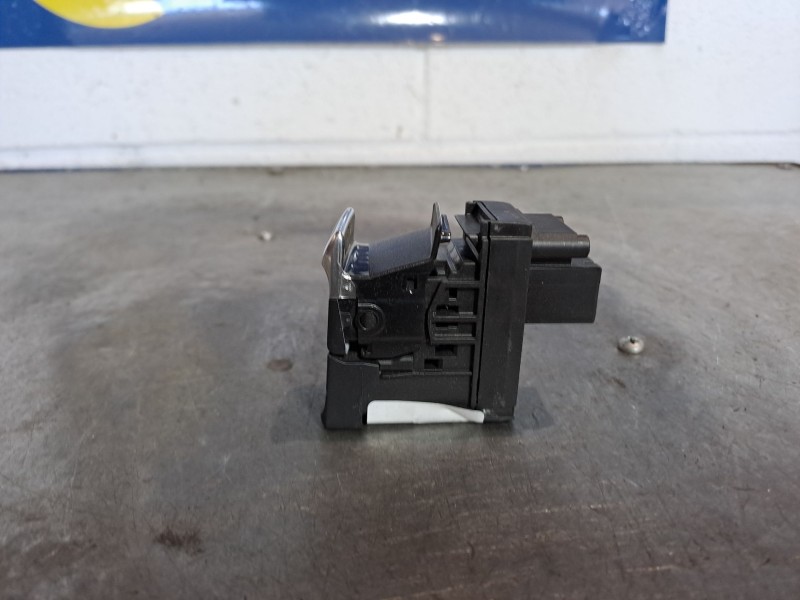 Recambio de palanca freno de mano para audi a5 2.0 tfsi 211 referencia OEM IAM 8K1927225B  