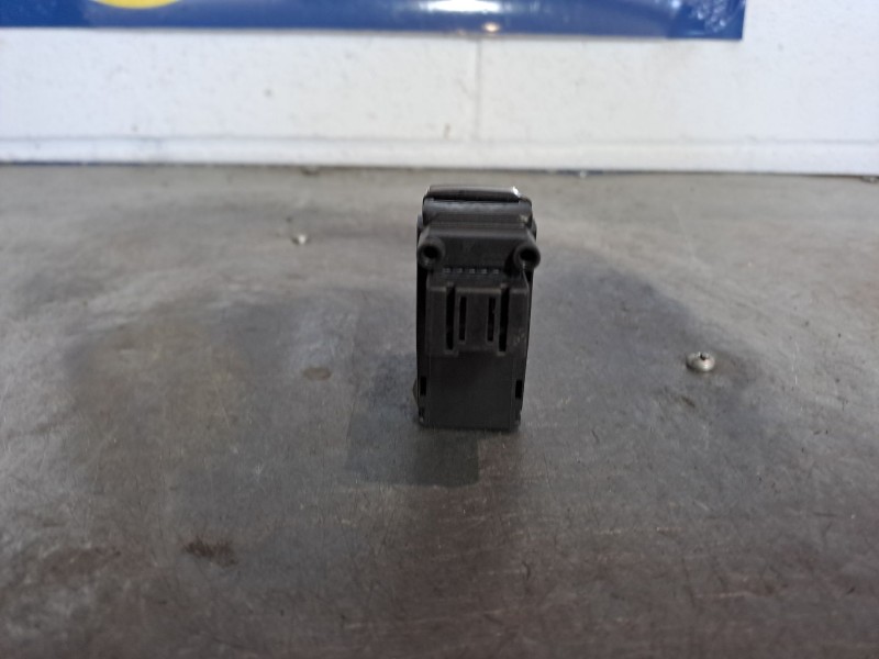 Recambio de palanca freno de mano para audi a5 2.0 tfsi 211 referencia OEM IAM 8K1927225B  