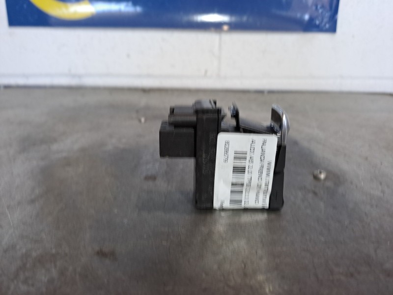 Recambio de palanca freno de mano para audi a5 2.0 tfsi 211 referencia OEM IAM 8K1927225B  