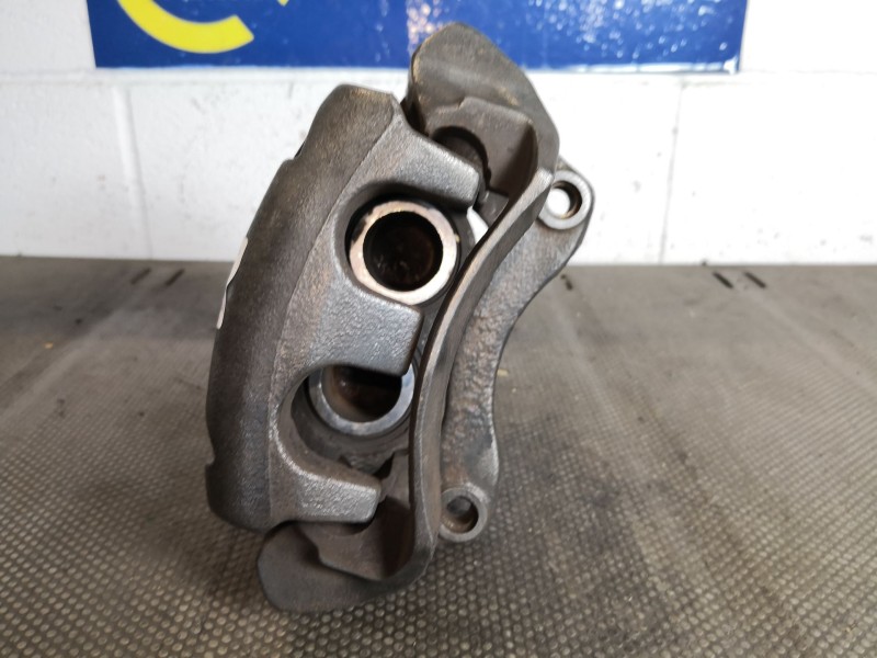 Recambio de pinza freno delantera izquierda para opel movano (2004 =>)  | ... movano (2004 =>)  | ... referencia OEM IAM    Recambio de pinza freno delantera izquierda para opel movano (2004 =>)  | ... movano (2004 =>)  | ... referencia OEM IAM