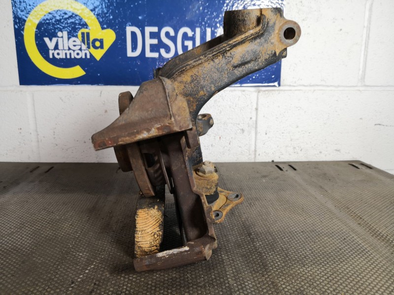 Recambio de mangueta delantera derecha para volkswagen golf iv berlina (1j1) 1.6 referencia OEM IAM   