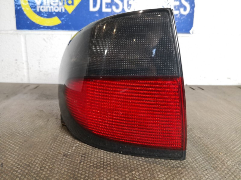 Recambio de piloto trasero izquierdo para renault megane classic rn 1.6e referencia OEM IAM    Recambio de piloto trasero izquierdo para renault megane classic rn 1.6e referencia OEM IAM