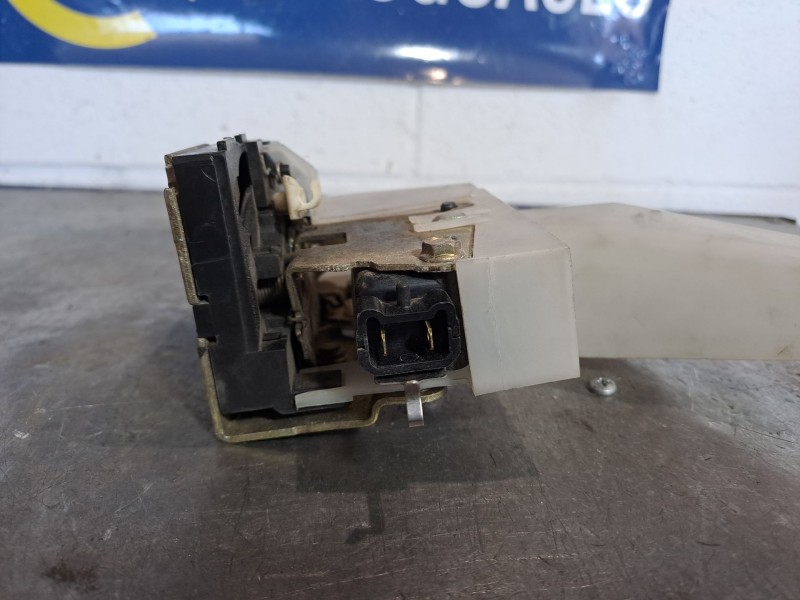 Recambio de cerradura puerta trasera derecha para renault megane classic rn 1.6e referencia OEM IAM    Recambio de cerradura puerta trasera derecha para renault megane classic rn 1.6e referencia OEM IAM