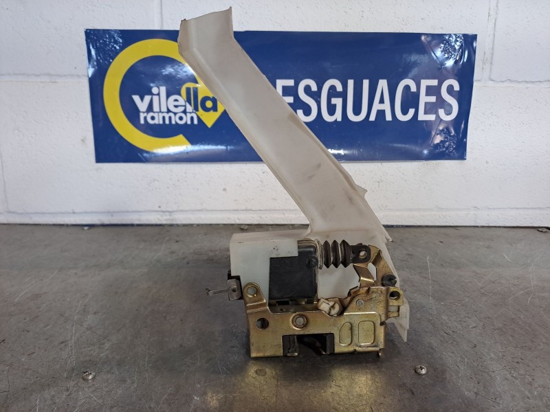 Recambio de cerradura puerta trasera derecha para renault megane classic rn 1.6e referencia OEM IAM    Recambio de cerradura puerta trasera derecha para renault megane classic rn 1.6e referencia OEM IAM