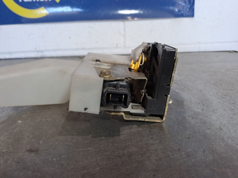 Recambio de cerradura puerta trasera izquierda para renault megane classic rn 1.6e referencia OEM IAM    Recambio de cerradura puerta trasera izquierda para renault megane classic rn 1.6e referencia OEM IAM