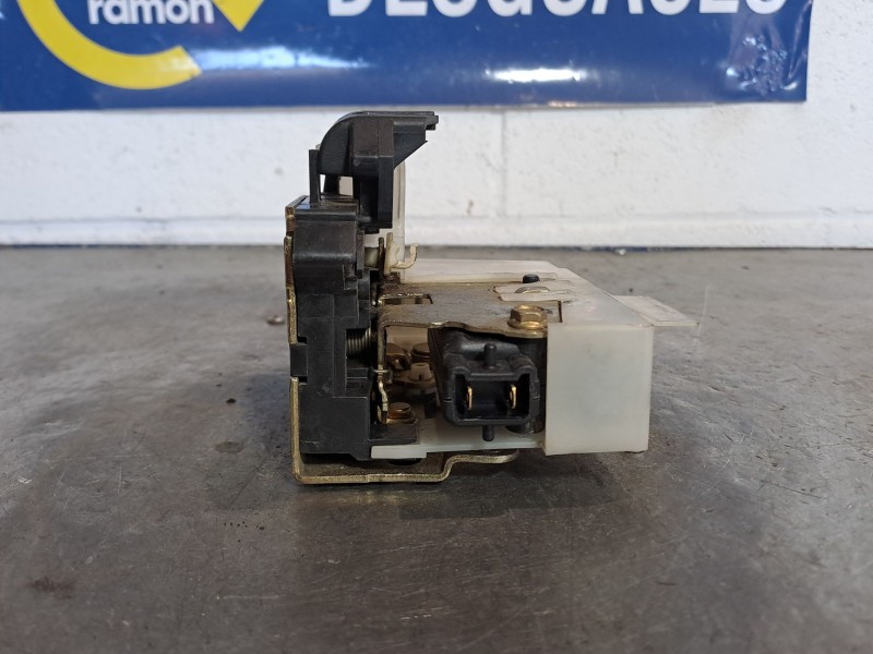 Recambio de cerradura puerta delantera derecha para renault megane classic rn 1.6e referencia OEM IAM    Recambio de cerradura puerta delantera derecha para renault megane classic rn 1.6e referencia OEM IAM