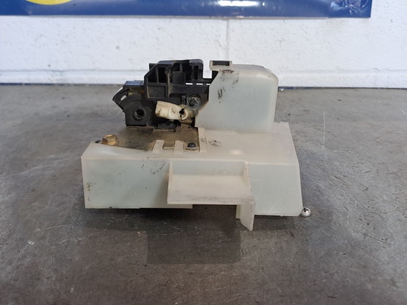 Recambio de cerradura puerta delantera derecha para renault megane classic rn 1.6e referencia OEM IAM    Recambio de cerradura puerta delantera derecha para renault megane classic rn 1.6e referencia OEM IAM