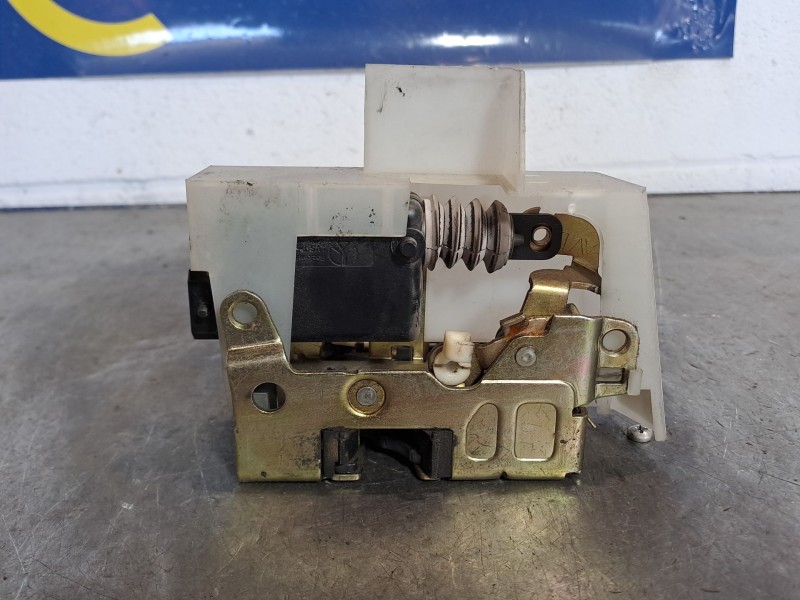 Recambio de cerradura puerta delantera derecha para renault megane classic rn 1.6e referencia OEM IAM    Recambio de cerradura puerta delantera derecha para renault megane classic rn 1.6e referencia OEM IAM